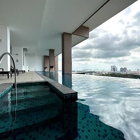The Apple Premier Condo Three Bedroom In Melaka Exteriör bild