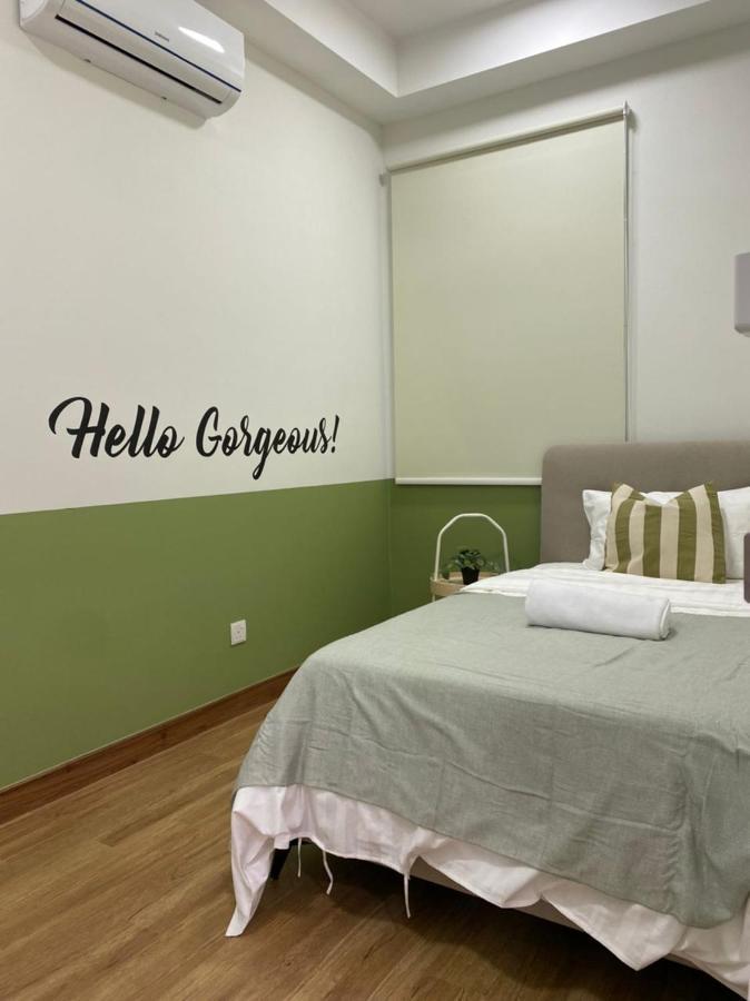 The Apple Premier Condo Three Bedroom In Melaka Exteriör bild