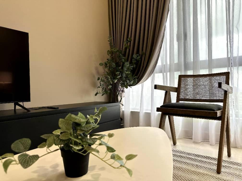 The Apple Premier Condo Three Bedroom In Melaka Exteriör bild