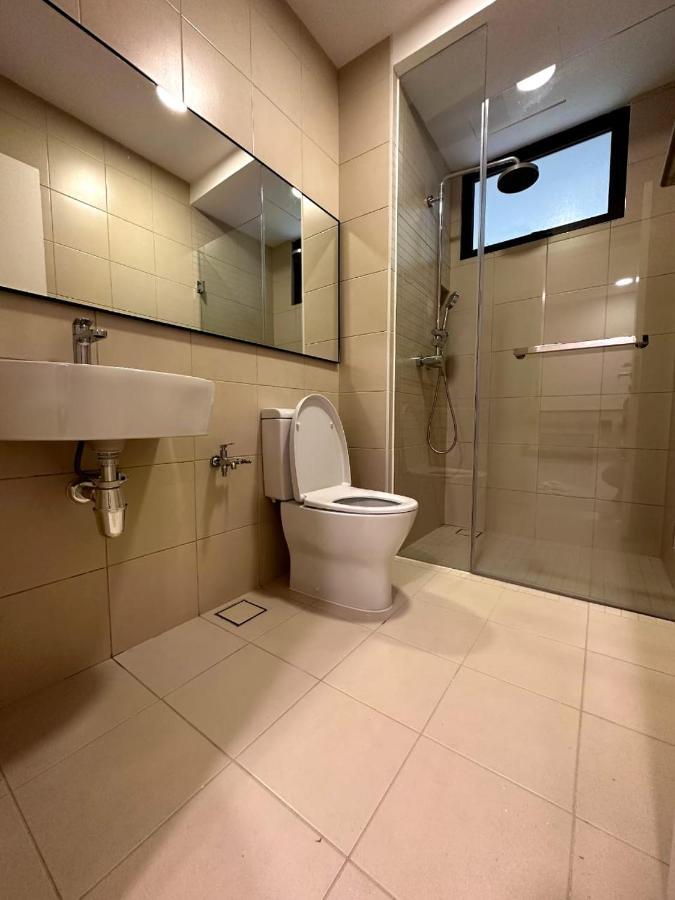 The Apple Premier Condo Three Bedroom In Melaka Exteriör bild